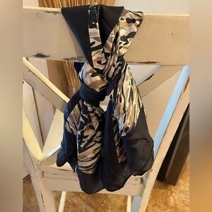 Claudia Gil scarf 34x34” square